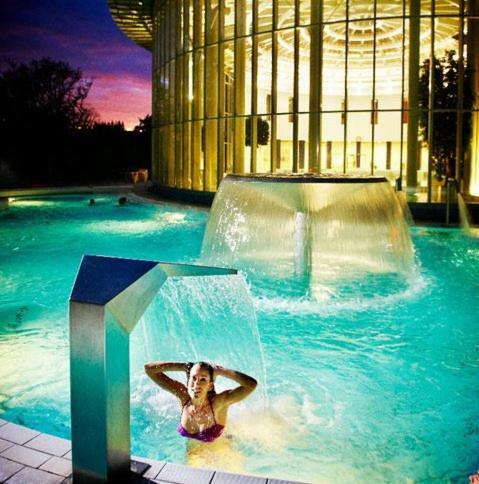 Aux Pieds Des Thermes Spa Exteriér fotografie